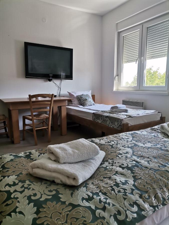 Apartmani - Vila Kovilje Banja Koviljača Esterno foto