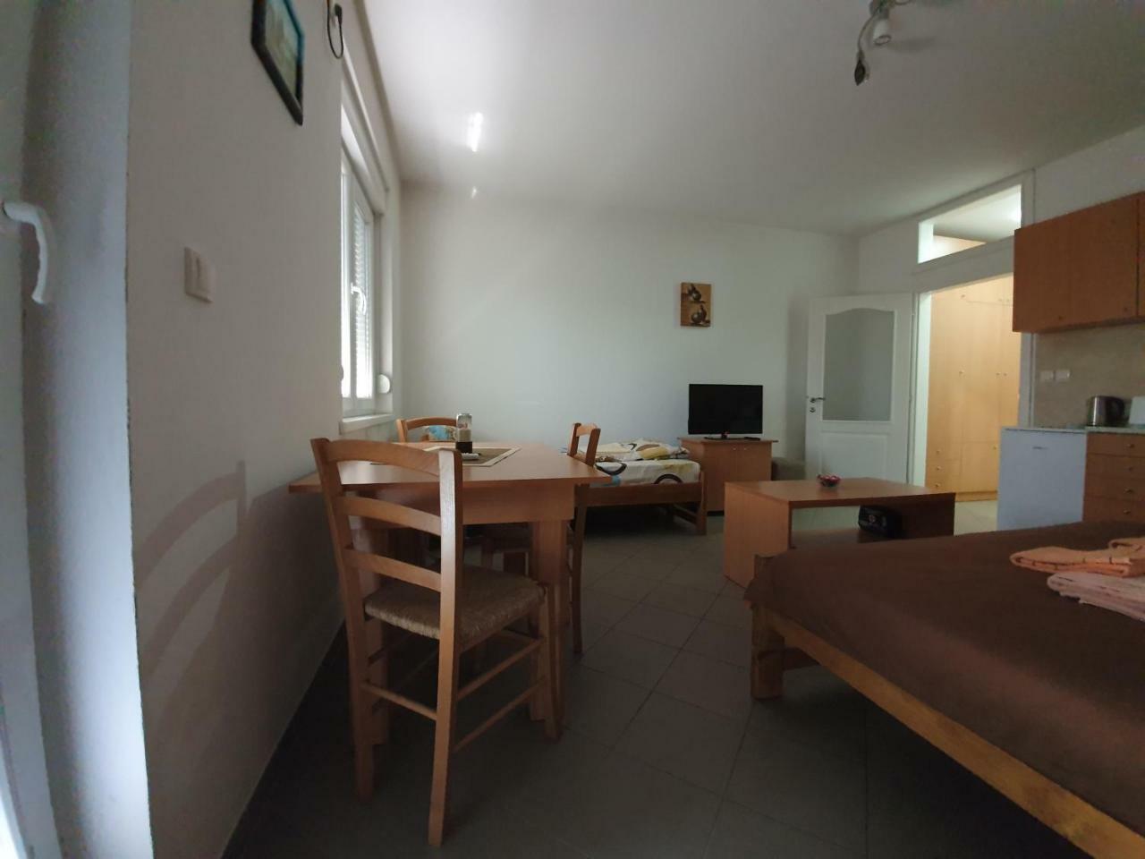 Apartmani - Vila Kovilje Banja Koviljača Esterno foto